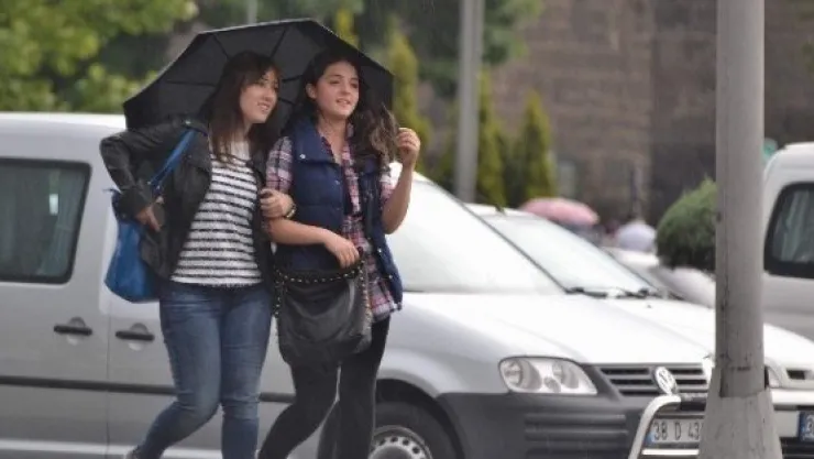 Kayseri'yi Serinleten Yağmur