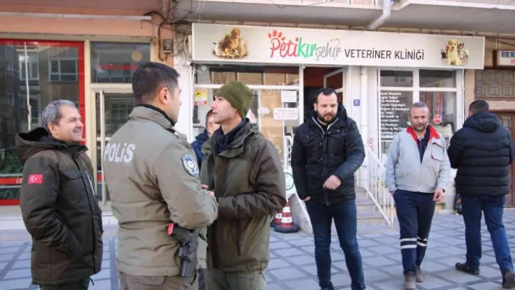 Kedileri, 'Aşk ve Bağlama' büyüsü için kesmişler