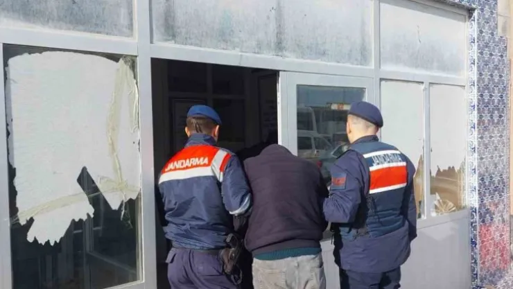 Kendini jandarma olarak tanıtan şahıs ekiplerden kaçamadı