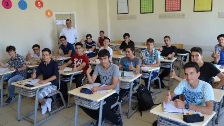 Kılıçaslan Liseleri Son Sınıf Öğrencileri Önümüzdeki Yıl Girecekleri Üniversite Sınavlarına Hazırlanıyor 