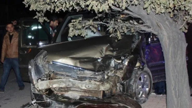 Kırmızı Işık İhlali Kazaya Neden Oldu: 5 Yaralı 