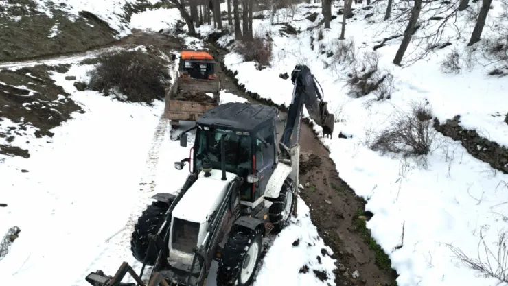 Kırsalda bulunan sulama kanalları temizlendi