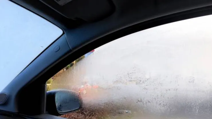 Kış aylarında araç camlarında buğulanma: 'Sıcaklık farkları ve çözümleri'