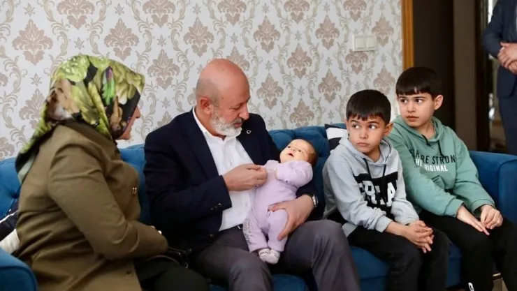 Kocasinan'da 4 bin 351 aileye 'Hoş geldin bebek' hediyesi
