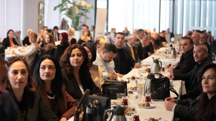 Kocasinan'da 'Akademik Kalemler' Buluştu: Araştırma yapan, kitap yazan öğretmenlere takdir