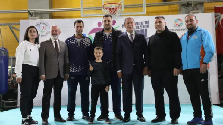 Kocasinan'da şampiyon sporculara ödülleri verildi