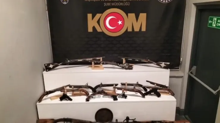 KOM Şube 45 sikke ve obje ele geçirdi