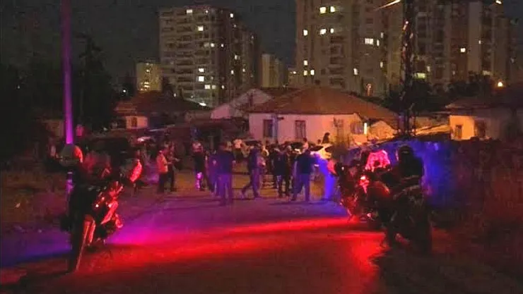 Komşularının evini kurşunlamakla suçlanan Metin Işık ve oğlunun yeniden yargılanmasına devam edildi