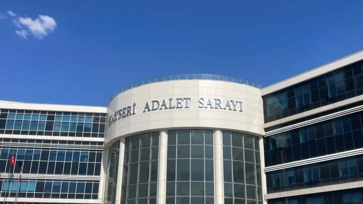 Komşusunu 'yaralama'dan yargılanan şahıs suçlamayı reddetti