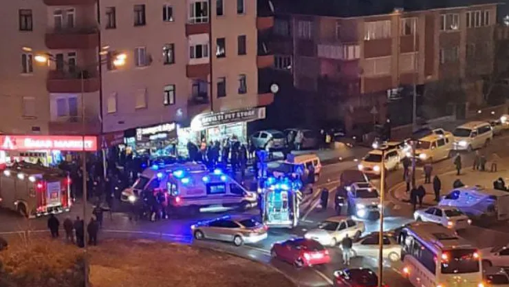 Kontrolden çıkan araç dükkana girdi