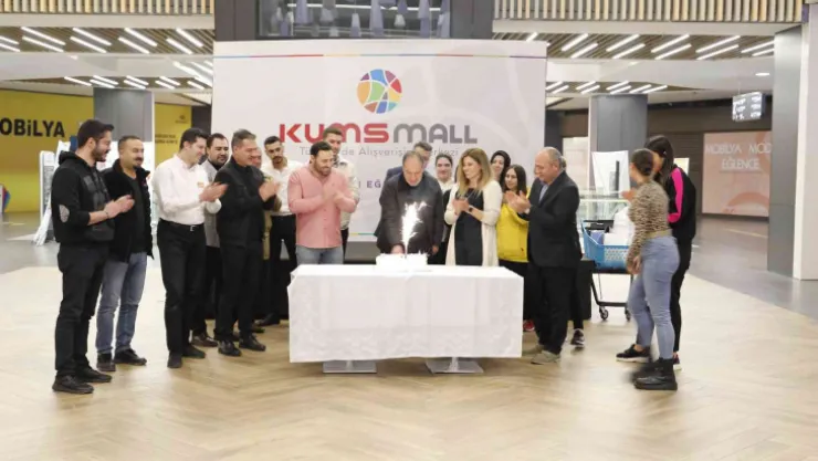 KUMSMALL 12 Aralık Mağazacılar Gününü kutladı