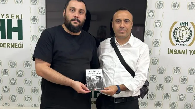 Lise Öğretmeni yazdığı kitabın gelirlerini Gazze'ye bağışladı