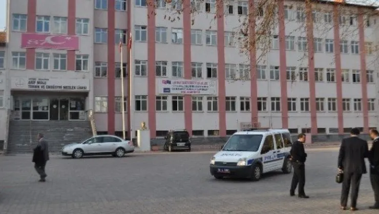 Lisede İntihar Girişimi 