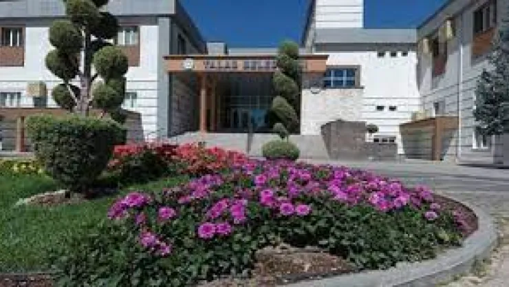 Mağdur Aileye Başkan Yalçın Sahip Çıktı