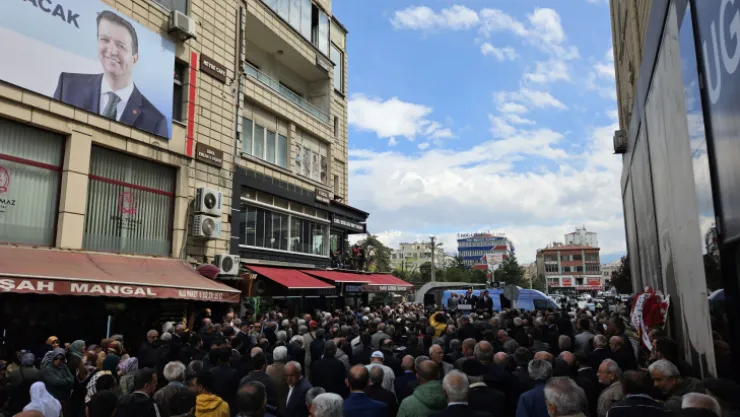 Mahmut Arıkan'ın seçim ofisi açılışı mini miting havasında