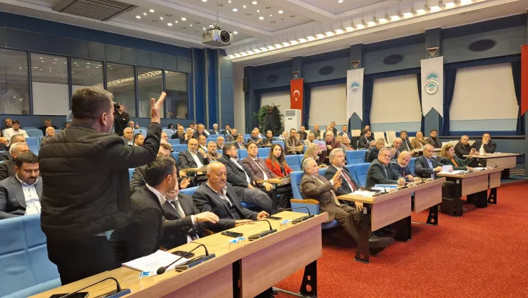 Meclis toplantısında 'Pankart Krizi'