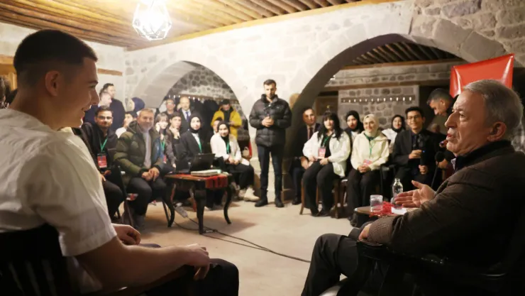 Mektep Melikgazi'de Anlamlı Buluşma: Gençlerle İstişare ve Sohbet