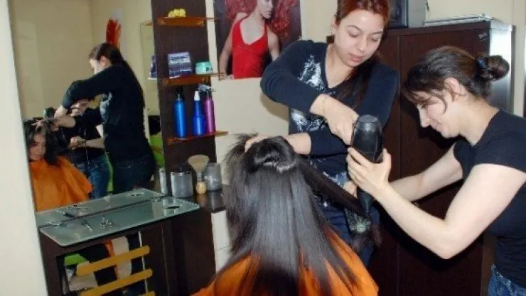 Mel-mek Çocuk Bakım Elemanı Kursu Kalifiye Eleman Yetiştiriyor 