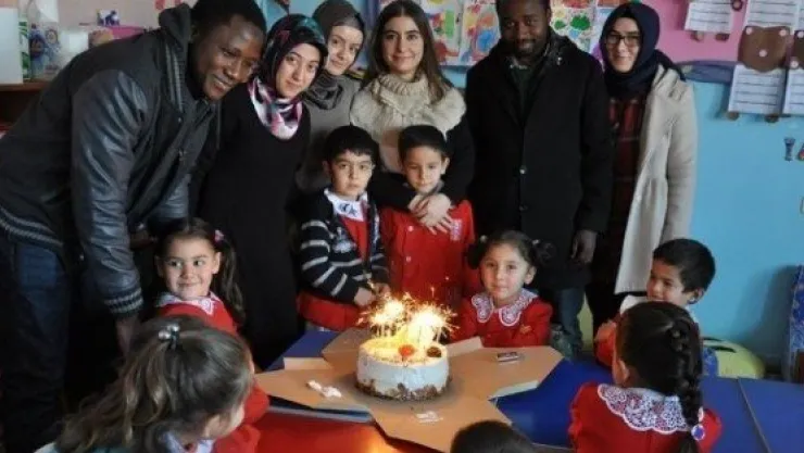 Melikşah'lı Öğrenciler, Minik Öğrencileri Sevindirmeye Devam Ediyor 