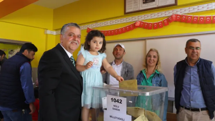 Milletvekili Adayı İncetoprak, oyunu kullandı