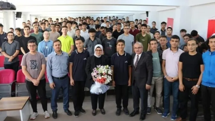 Milletvekili Ayşe Böhürler: 'Gelecek, sağlam geçmiş bilgisi ve kaliteli eğitimden geçer'