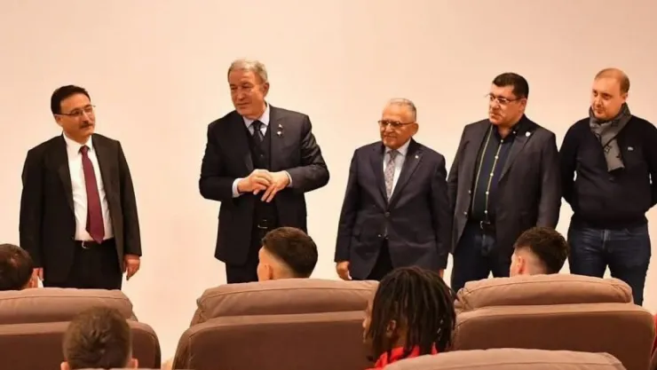 Milletvekili Hulusi Akar'dan, Kayserispor'a moral ve motivasyon ziyareti