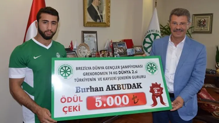 Milli Güreşçiye Kayseri Şeker'den teşvik ödülü