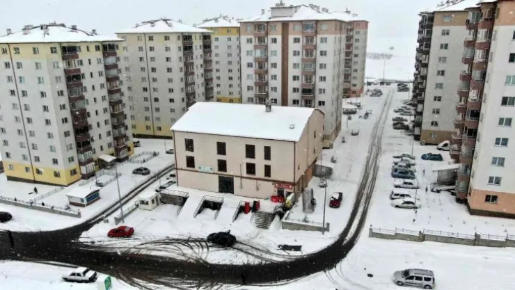 Minaresiz cami minaresine kavuşuyor, cemaat mutlu