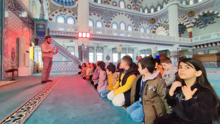 Minik Yüreklerden Büyük Vefa: Ahmet-Ayşe İnci'yi dualarla andılar
