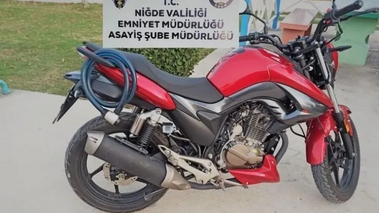 Motosiklet hırsızı bekçilerden kaçamadı
