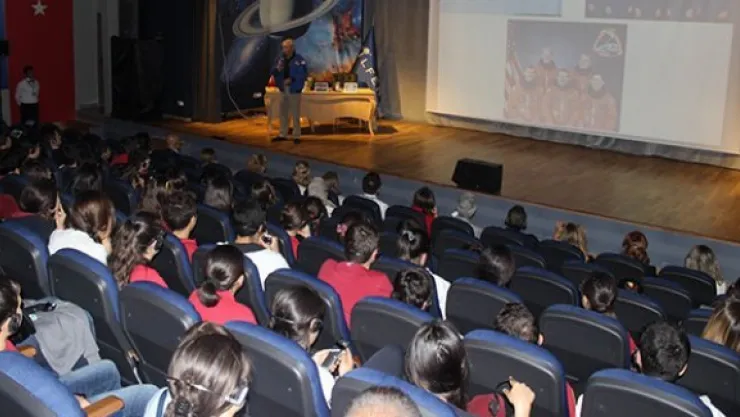 Nasa'lı Astronot John Creighton Kayseri'de