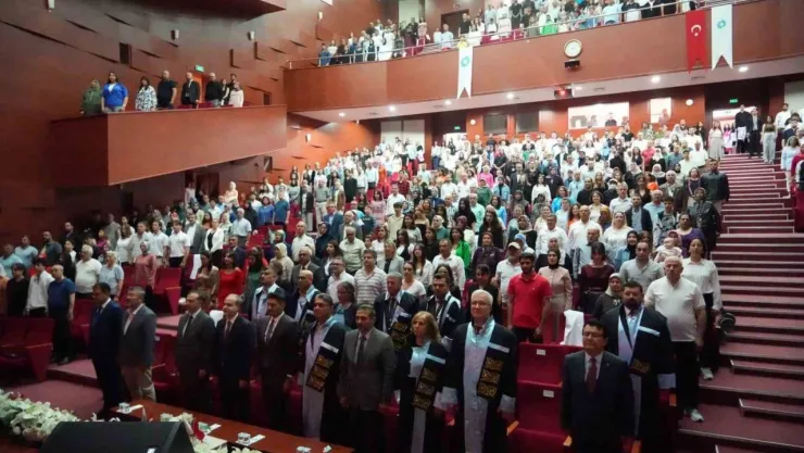 Niğde Ömer Halisdemir Üniversitesi'nde 225 tıp öğrencisi beyaz önlük giydi