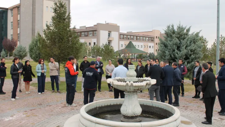 NNY Üniverstesi'nde deprem ve Yangın Tahliye Tatbikatı