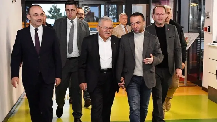 Nöroloji Uzmanı Mehmet Canbolat, Engelsiz Yaşam Merkezi'ni ziyaret etti