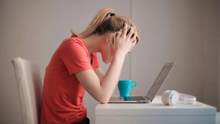 Obsesif kompulsif bozukluk: Takıntılı düşünceler ve istem dışı davranışların psikolojik etkisi