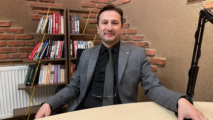 Öğretim Üyesi Yazıcı 'Sosyal medya ve dijital mecralar dili yok ediyor'