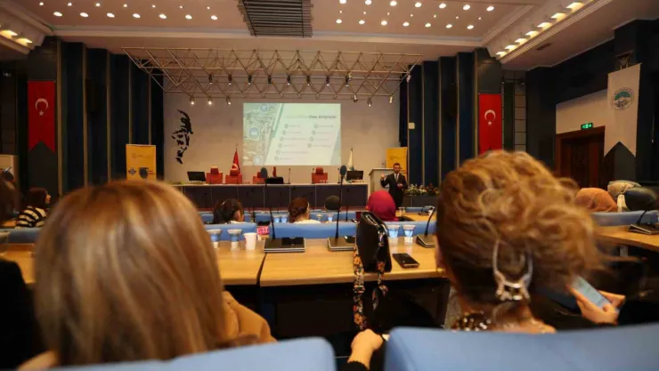 Öğretmen Akademisi'nde  'Akıllı şehir ve gelecek' anlatıldı