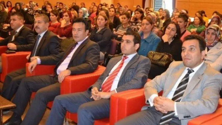 Öğretmenlere 'drama Tekniği Ve Sınıf Yönetimi' Konulu Seminer 