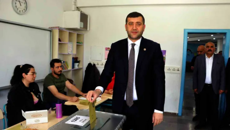 Oyunu kullanan Baki Ersoy: 'Açık ara farkla Recep Tayyip Erdoğan kazanacaktır diye umut ediyorum'