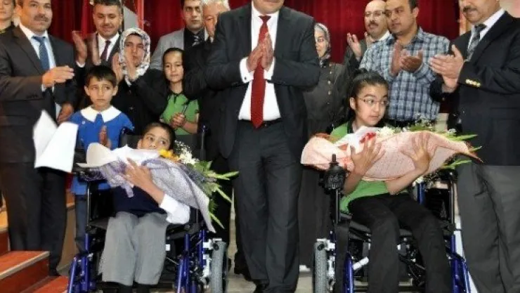 (özel Haber) Engelli Öğrenciye Duygulandıran Hediye