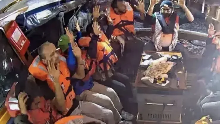 Özgürlük Filosuna Terör Devleti İsrail'den Korsan Baskın:12 Aktivist kaçırıldı