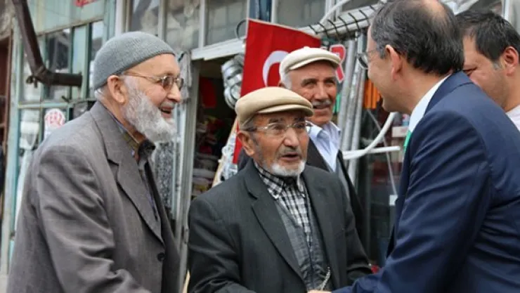 Özhaseki: Mangalda kül bırakmıyorlar