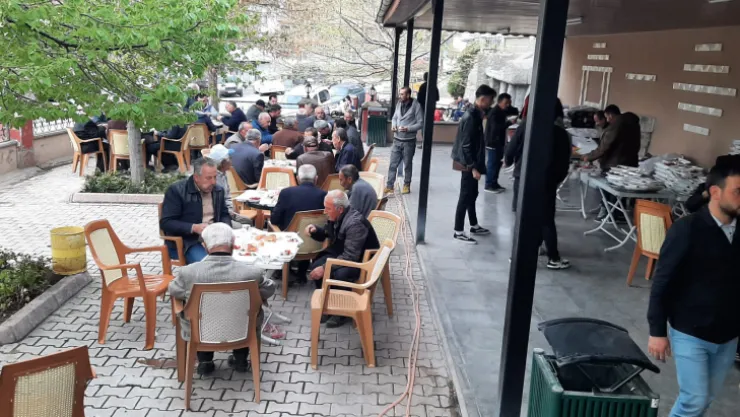 Özvatan'da geleneksel bayram kahvaltısı