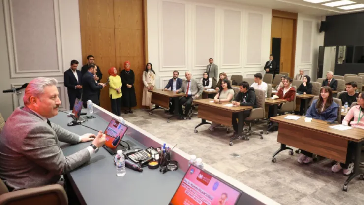 Palancıoğlu Başkan'dan gençlere tavsiyeler