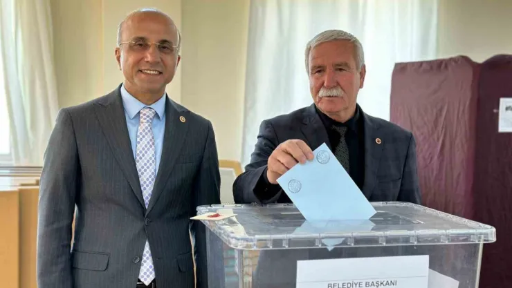Pınarbaşı'nda CHP önde