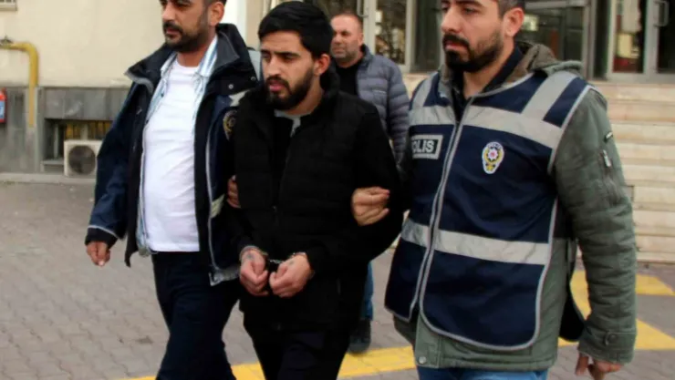 Polis, aranan şahsı kilerde yakaladı