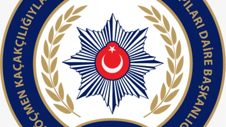 Polis ekipleri, kaçak yollarla ülkeye giren 14 şahsı yakaladı