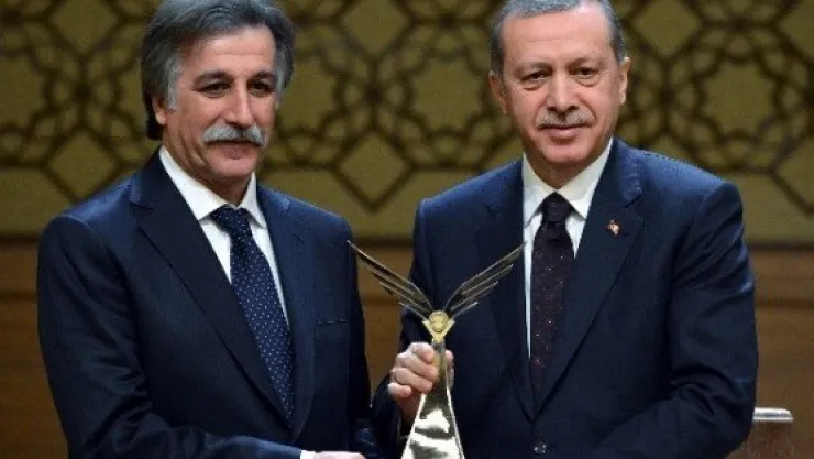 Rektör Keleştemur'a Bilim Ödülü