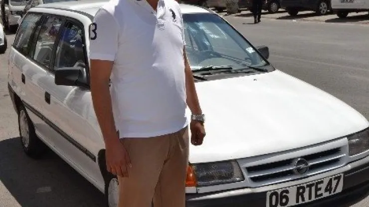 'rte' Plakalı Araç 40 Bin Tl'ye Alıcısını Bekliyor
