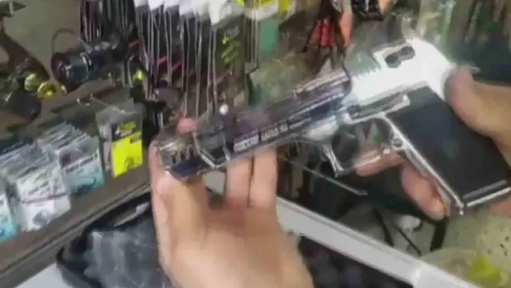 Ruhsatsız silah cephaneliği çökertildi